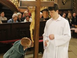 Wielki Piątek i Boży Grób 2025